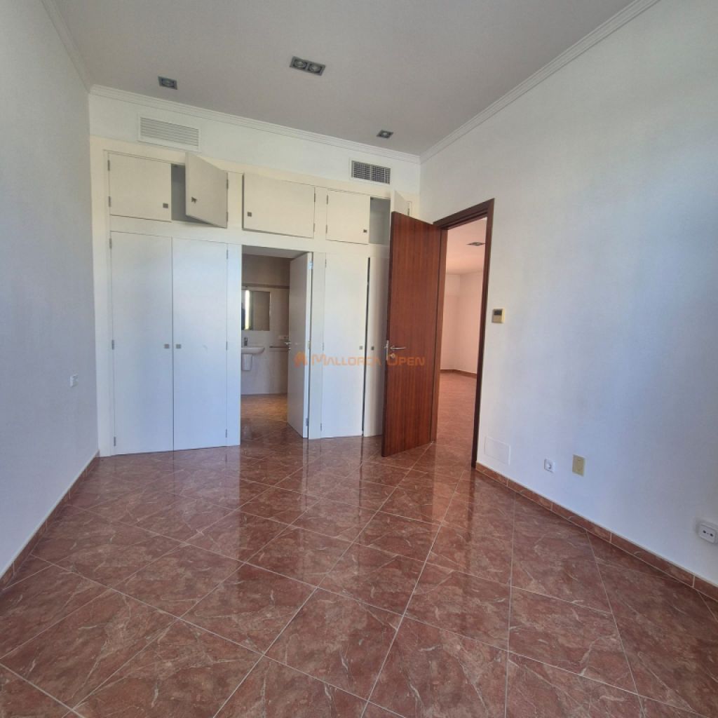 Piso de alta calidad con gran cocina-comedor