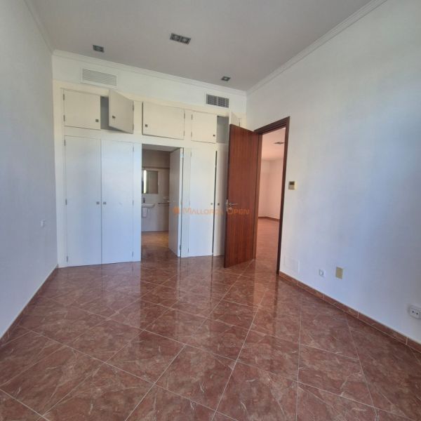 Piso de alta calidad con gran cocina-comedor