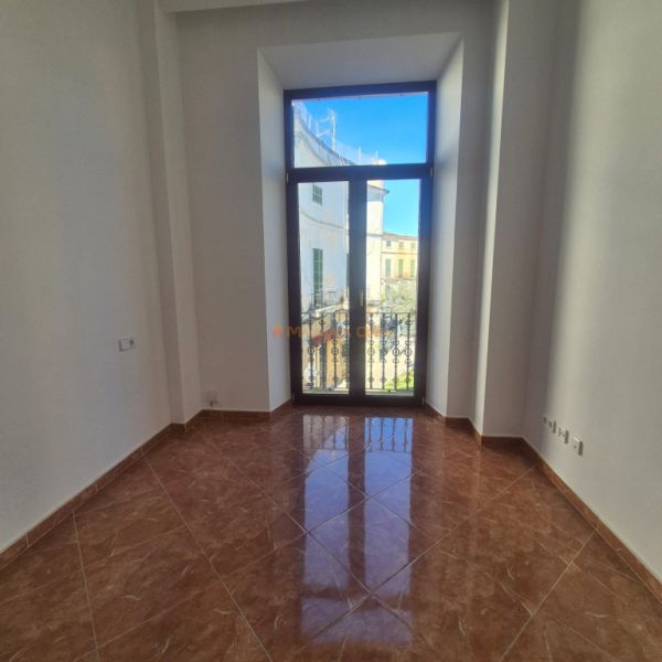 Piso de alta calidad con gran cocina-comedor