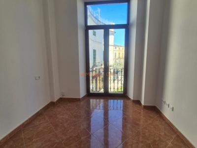 Piso de alta calidad con gran cocina-comedor