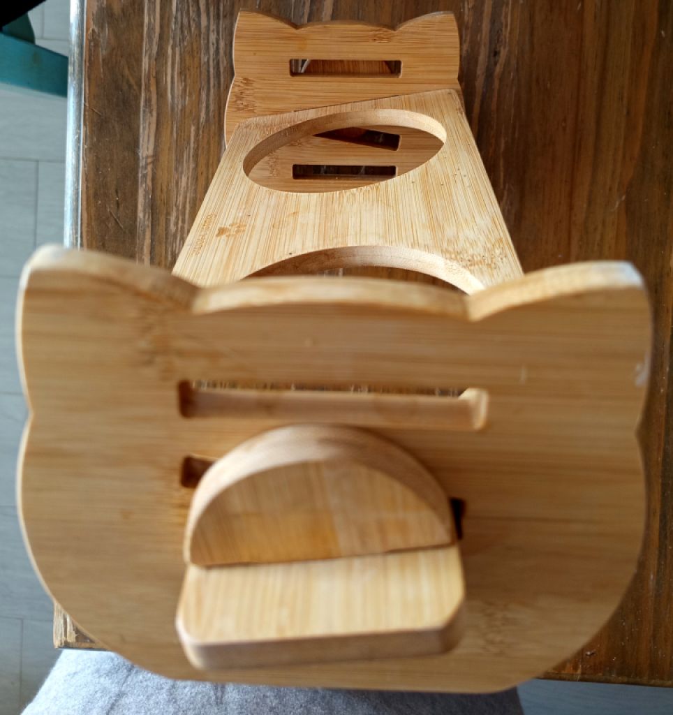 Höhenverstellbarer Futternapf-Ständer für Katzen oder kleine Hunde