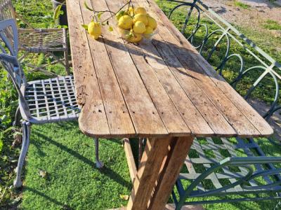 Holztisch