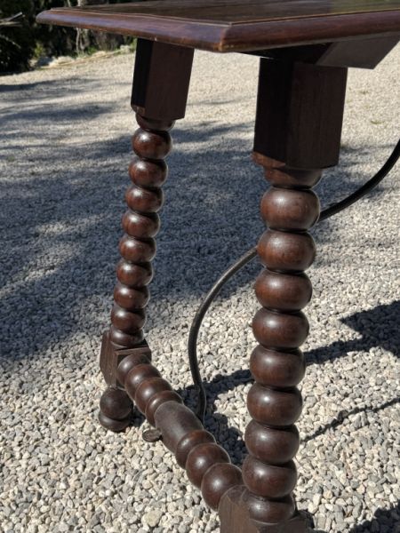 Holztisch, Beistelltisch Vintage mit gedrehten Beinen