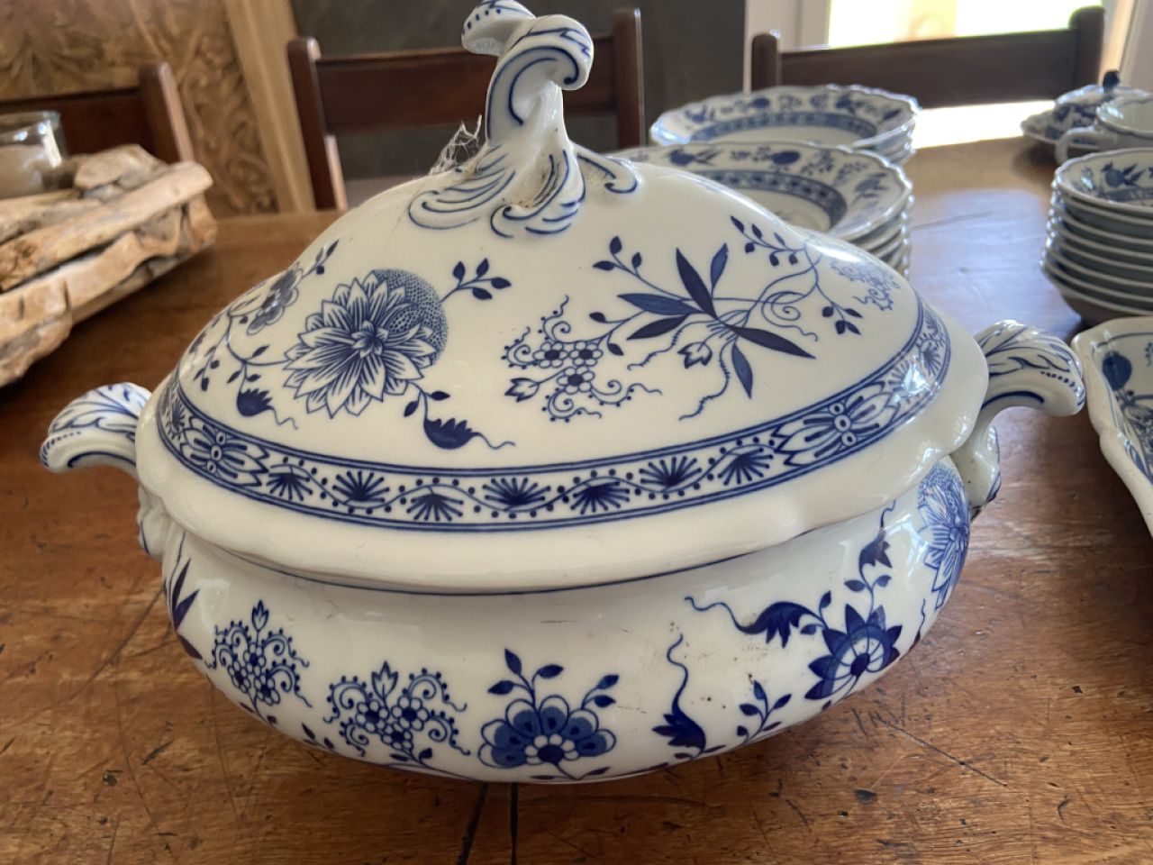 Hutschenreuther dinnerware, Zwiebelmuster (Blue Onion)