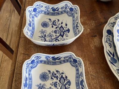 Hutschenreuther dinnerware, Zwiebelmuster (Blue Onion)