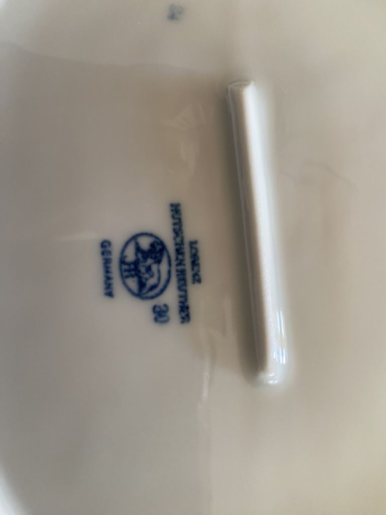 Hutschenreuther dinnerware, Zwiebelmuster (Blue Onion)