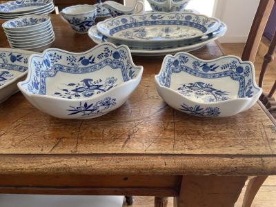 Hutschenreuther dinnerware, Zwiebelmuster (Blue Onion)