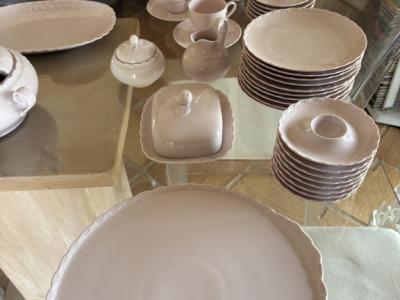 Hutschenreuther Porzellan Rosé komplett für 8 Personen