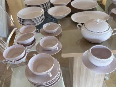 Hutschenreuther Porzellan Rosé komplett für 8 Personen