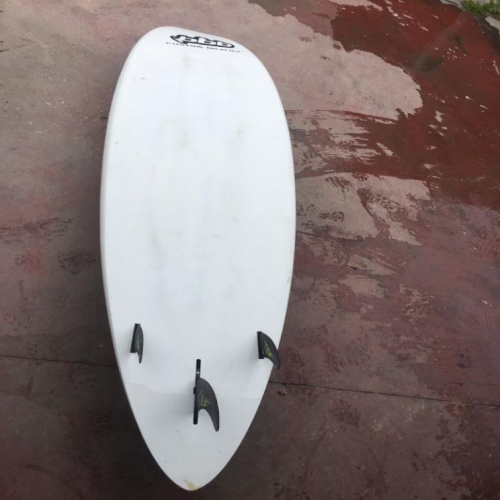 Ich verkaufe Bubble Brand Windsurfbrett mit den Maßen 229/59,5 Liter 96 Liter.