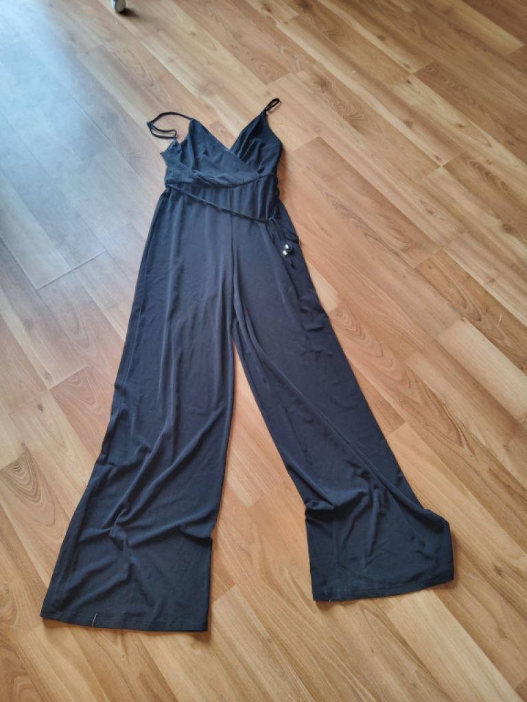 Ich verkaufe verschiedene Kleider, Jumpsuits, Infinity-Kleider, Infinity-Röcke und Infinity-Hosenanz