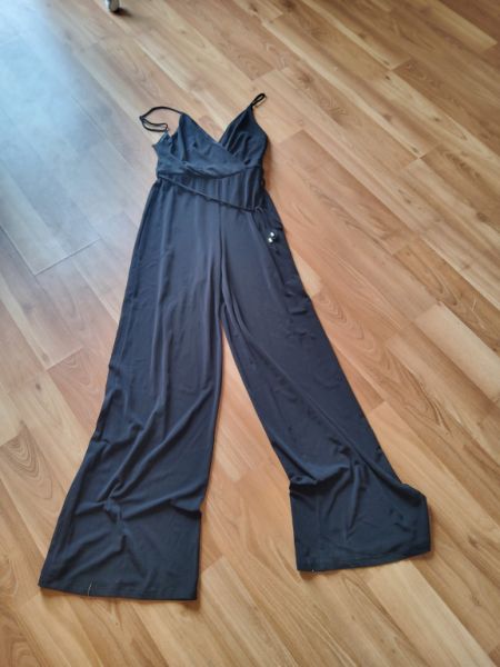 Ich verkaufe verschiedene Kleider, Jumpsuits, Infinity-Kleider, Infinity-Röcke und Infinity-Hosenanz