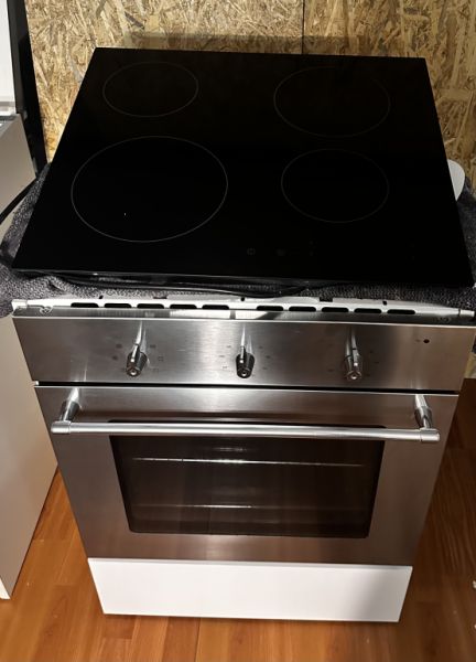 Horno Ikea con placa vitrocerámica y fregadero