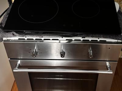 Horno Ikea con placa vitrocerámica y fregadero