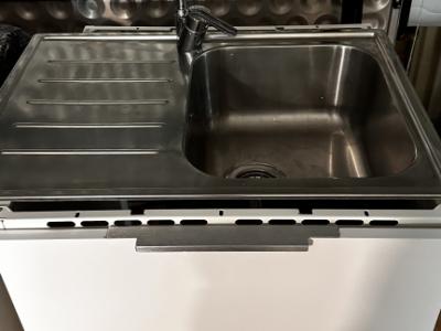 Horno Ikea con placa vitrocerámica y fregadero