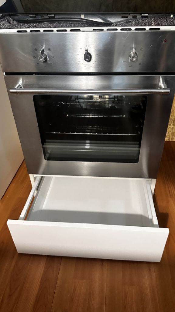 Horno Ikea con placa vitrocerámica y fregadero