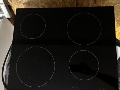 Horno Ikea con placa vitrocerámica y fregadero