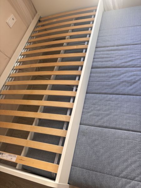 Cama Ikea SLÄKT blanca 90x200 (180x200)