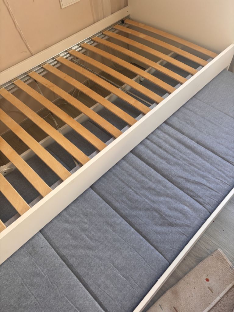 Cama Ikea SLÄKT blanca 90x200 (180x200)