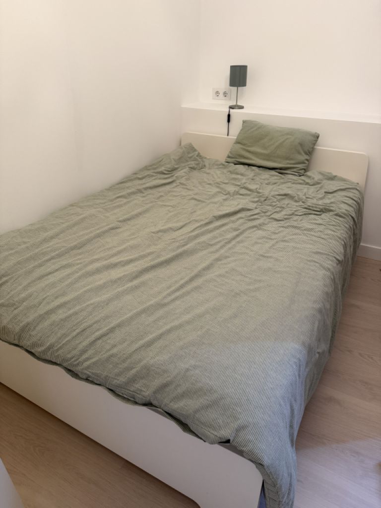 Ikea cama y colchón en venta