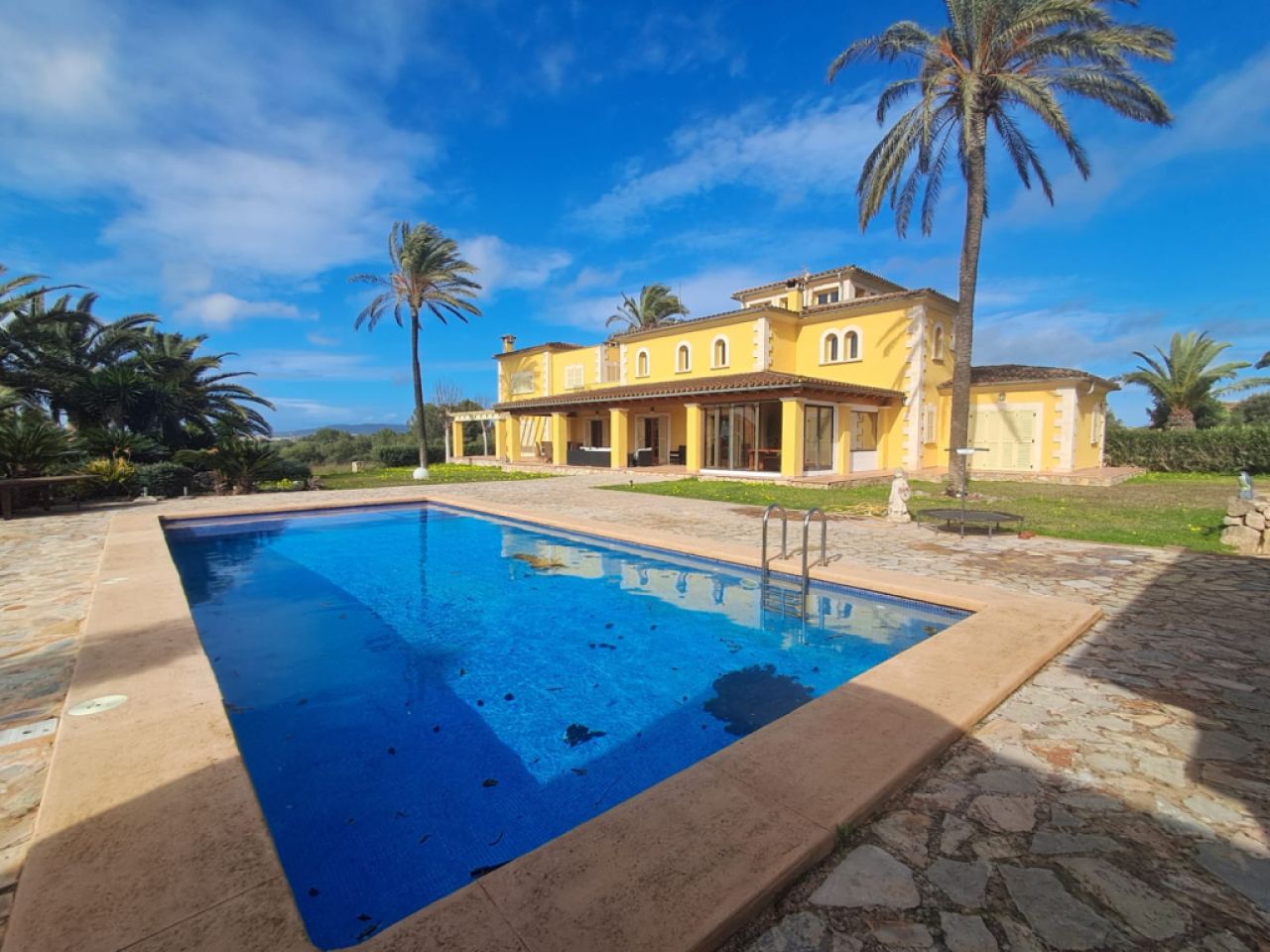 Imponente finca con ala de invitados, calefacción, piscina cerca de Felanitx - Petra -- F 64