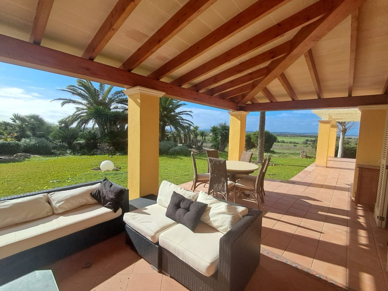 Imposante Finca mit Gästetrankt, Heizung, Pool bei Felanitx - Petra -- F 64