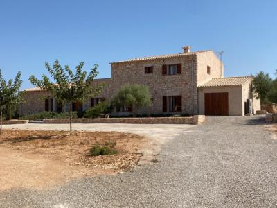 Imposantes Chalet mit allen Extras und 6 SZ in guter Lage bei Manacor - Ortsrand -- CH 56