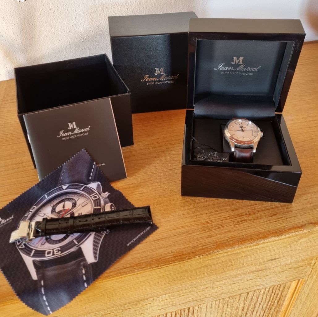 Jean Marcel Herren-Armbanduhr Astrum Automatik mit 2 Bändern