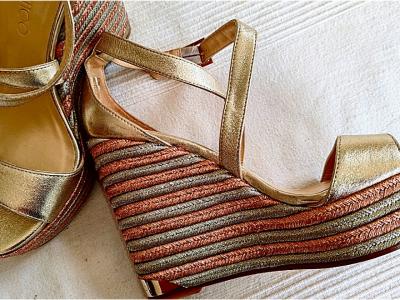 JIMMY CHOO Portia 120 Keilsandale aus Metallic-Leder, Größe 38