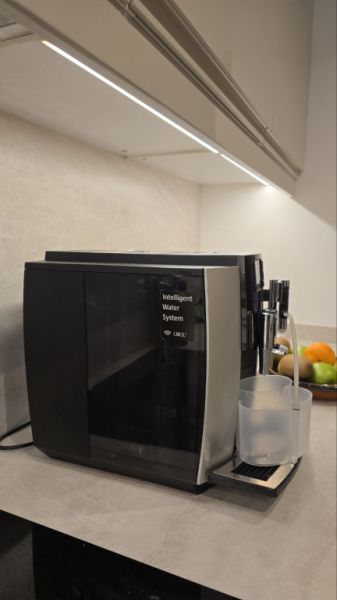 Jura E8 Platin Kaffeemaschine + Kühlgerät Cool Control