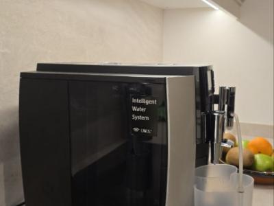 Jura E8 Platin Kaffeemaschine + Kühlgerät Cool Control