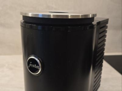 Jura E8 Platin Kaffeemaschine + Kühlgerät Cool Control