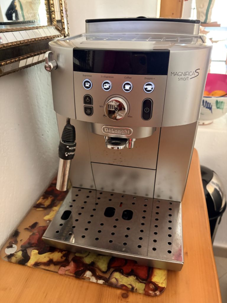 Cafetera DeLonghi Magnificas Smart