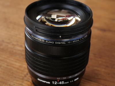 Kamera. Olympus OM-D E-M10 Mk IV mit Olympus 12-45 f4 Pro Objektiv