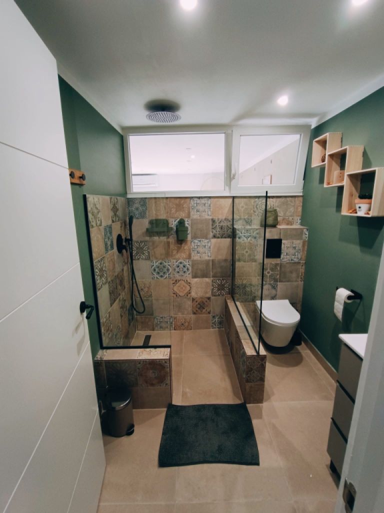 Apartamento completamente renovado en ubicación privilegiada frente al mar – Cala Agulla, Cala Ratjada