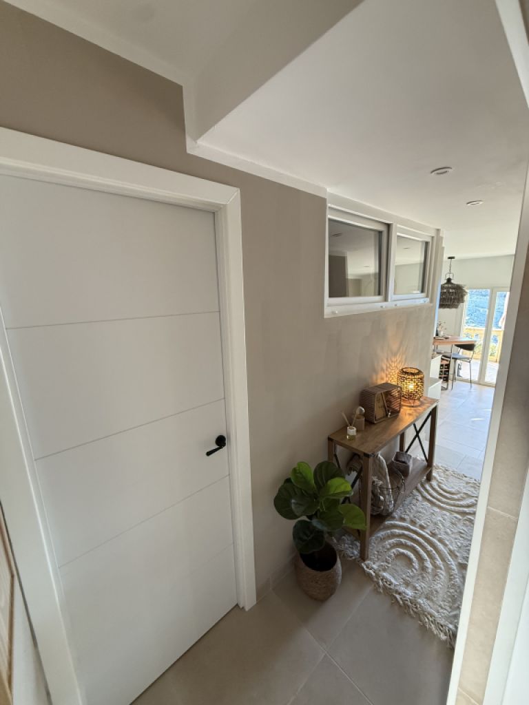 Apartamento completamente renovado en ubicación privilegiada frente al mar – Cala Agulla, Cala Ratjada