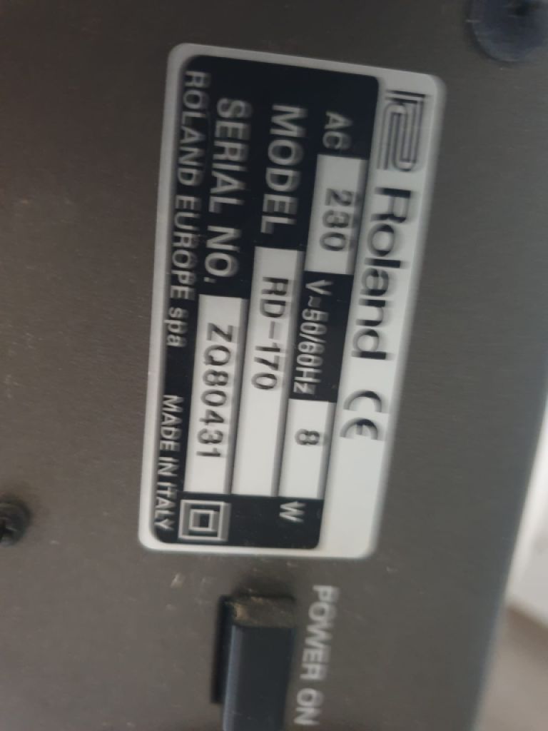 Teclado de la empresa Roland