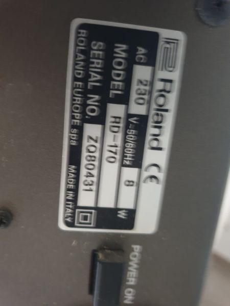 Teclado de la empresa Roland