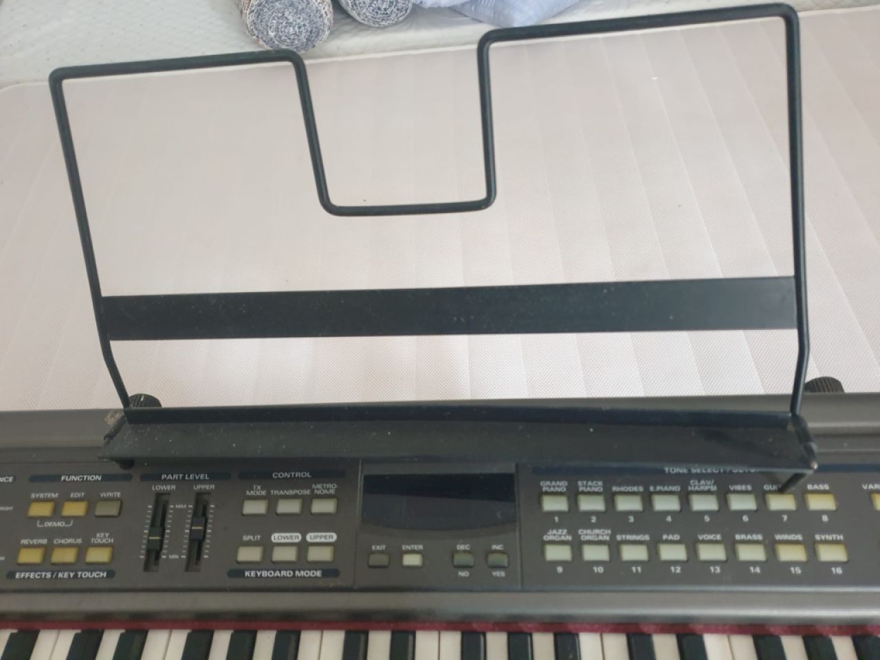 Teclado de la empresa Roland