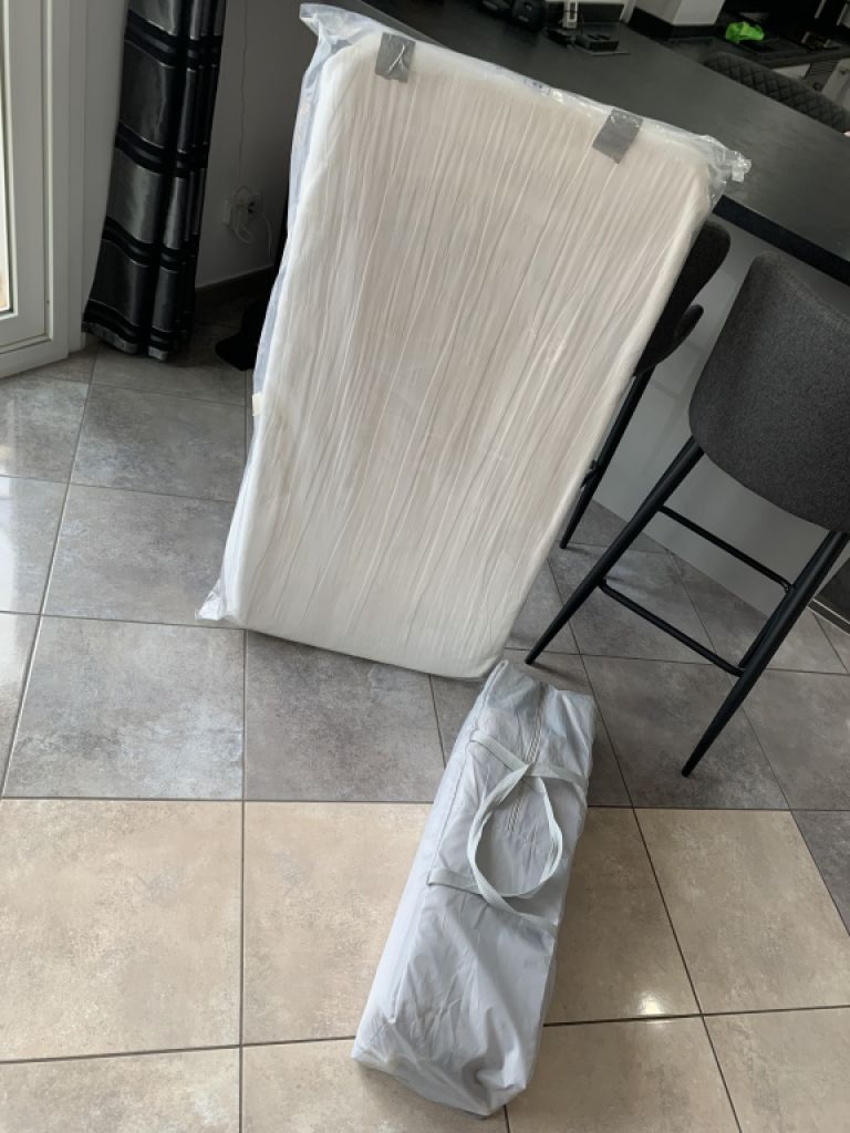 Kinderreisebett mit Matratze