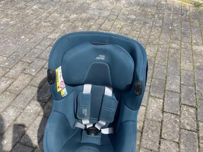 Child seat Britax Römer DUALFIX i‑Size + Modular iSense Base – Premium complete set