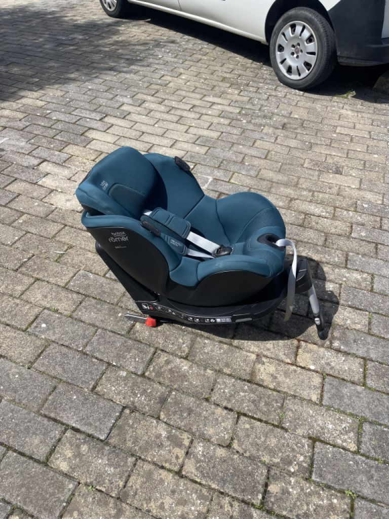 Child seat Britax Römer DUALFIX i‑Size + Modular iSense Base – Premium complete set