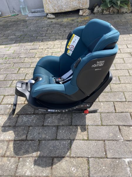 Child seat Britax Römer DUALFIX i‑Size + Modular iSense Base – Premium complete set