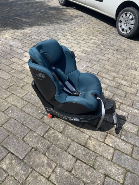Child seat Britax Römer DUALFIX i‑Size + Modular iSense Base – Premium complete set