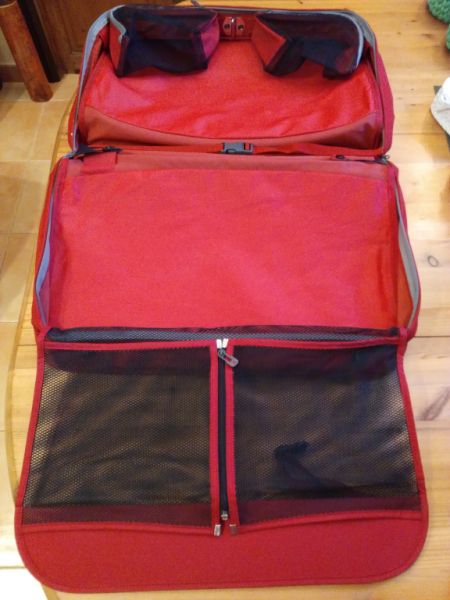 Kleider Koffer/ Tasche