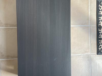 Mesa pequeña, mesa auxiliar o mesa de TV