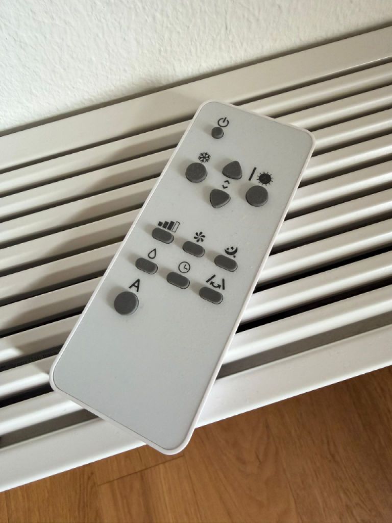 Aire acondicionado INNOVA 2.0 – estado excelente, 2 años