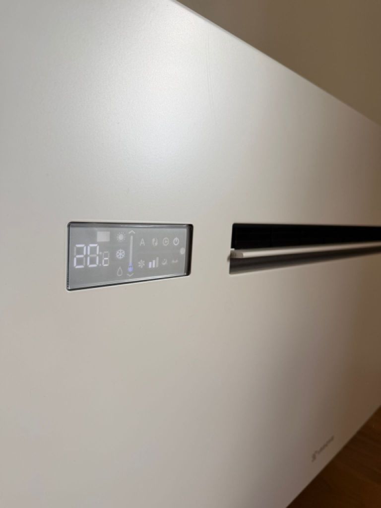 Aire acondicionado INNOVA 2.0 – estado excelente, 2 años