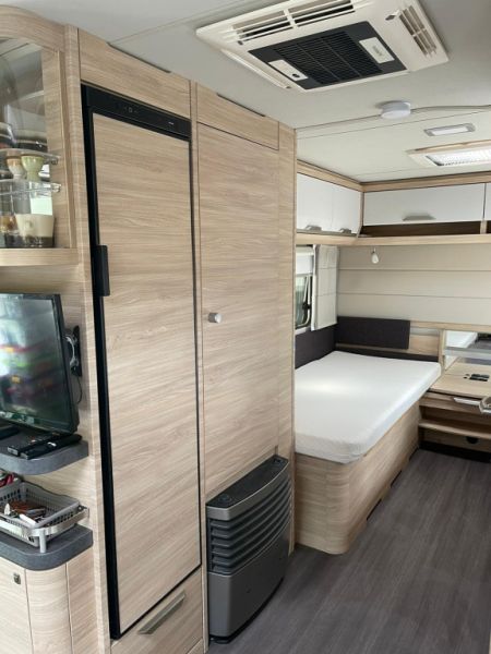 Knaus Südwind 580 UE 60 Years LIKE NEW, Air Conditioning, Luxury Awning with Extensions | Immediate