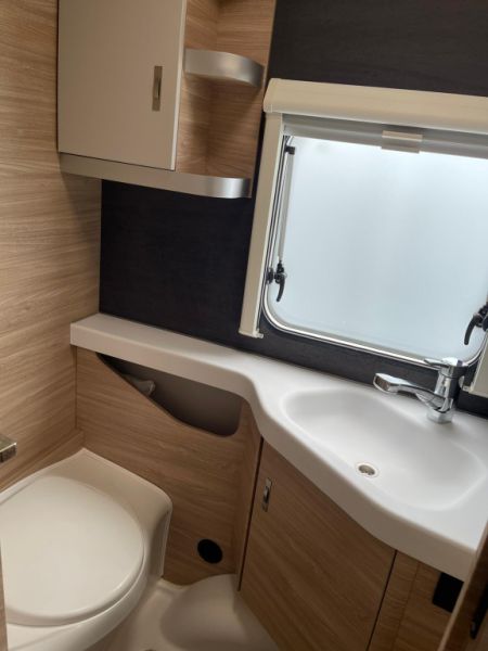 Knaus Südwind 580 UE 60 Years LIKE NEW, Air Conditioning, Luxury Awning with Extensions | Immediate